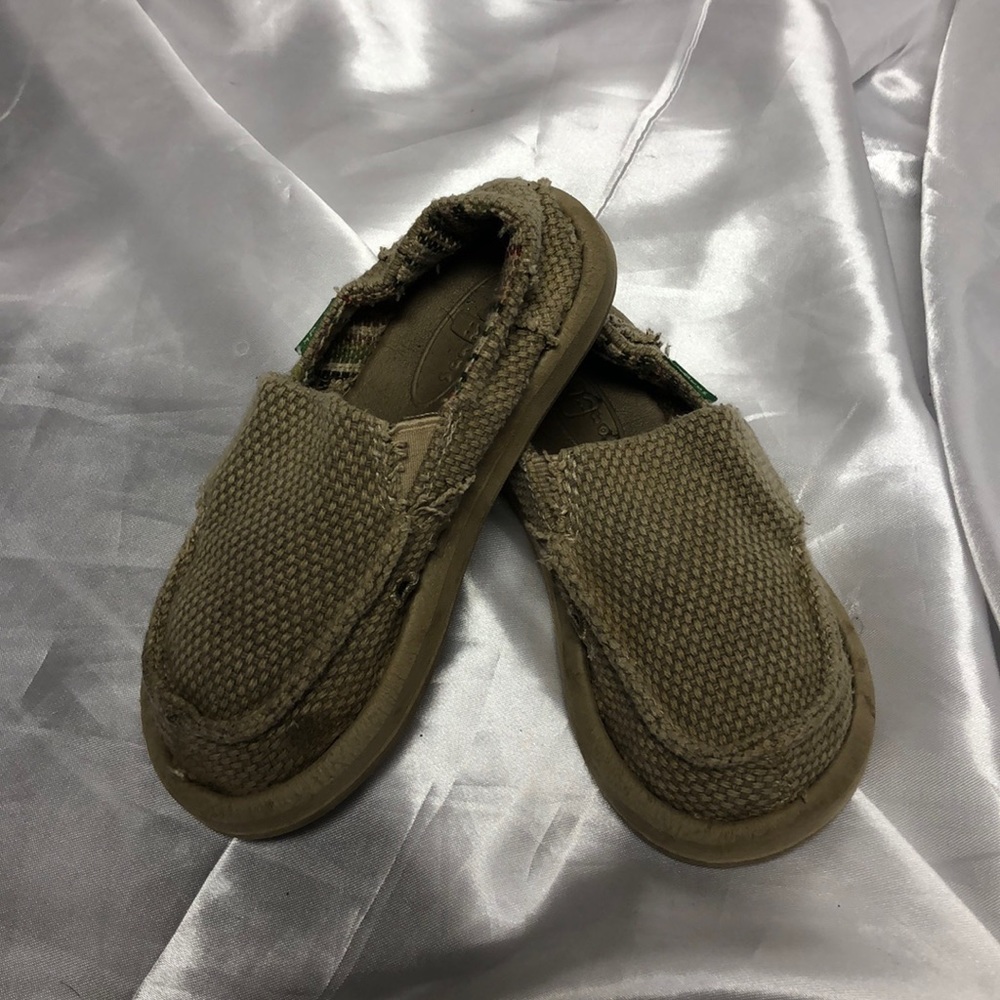 Sanuk canvas loafers